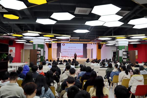 1651890174939074242.jpg 校友.jpg