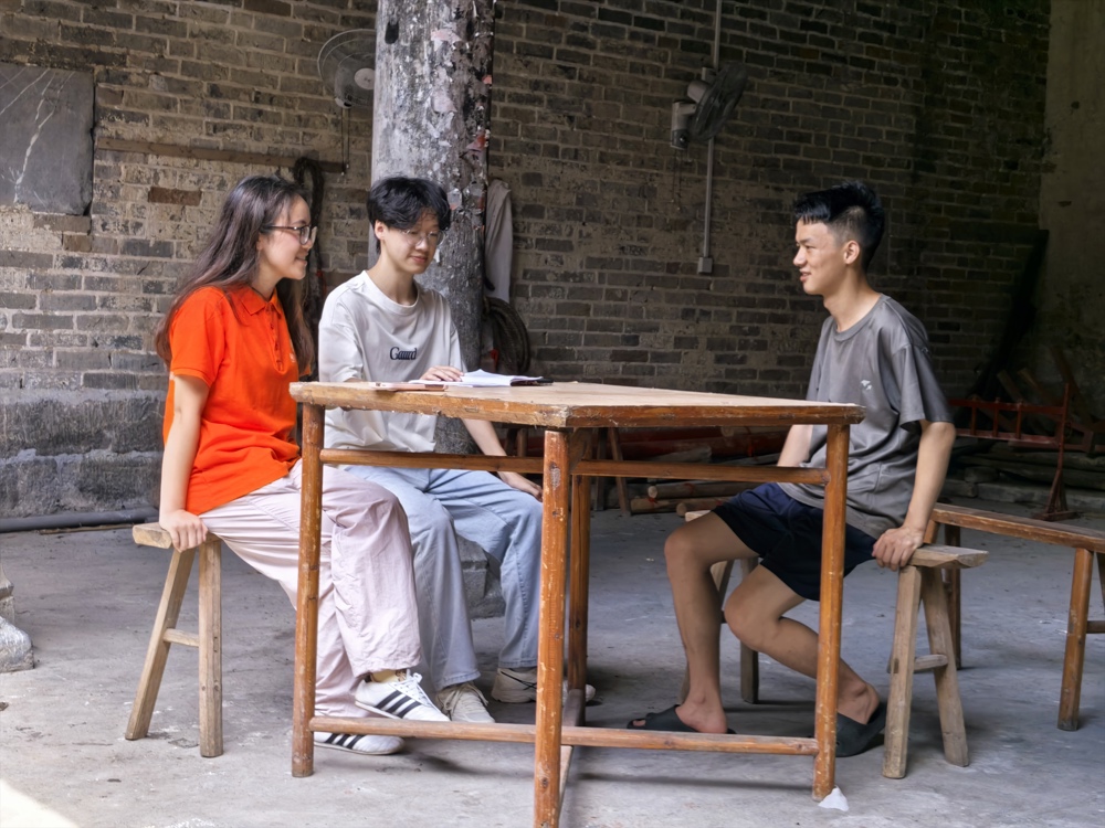 实践成员采访朱雄非